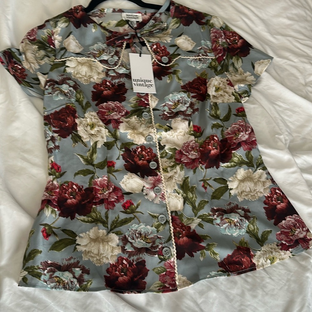 NWT Unique Vintage Floral Shirt